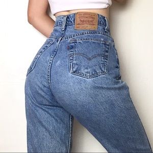 Vintage Levi’s 521 high waisted mom jeans size 27